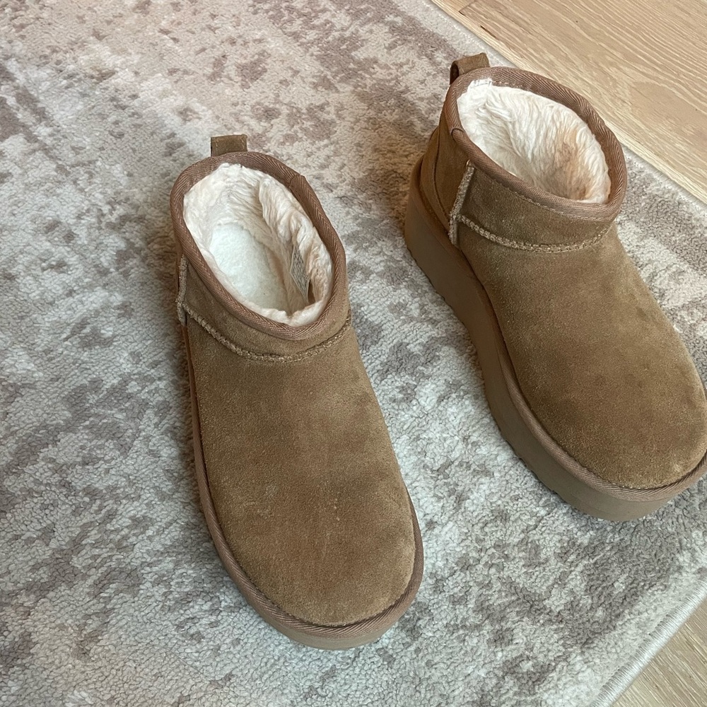 UGG Classic Ultra Mini Platform
